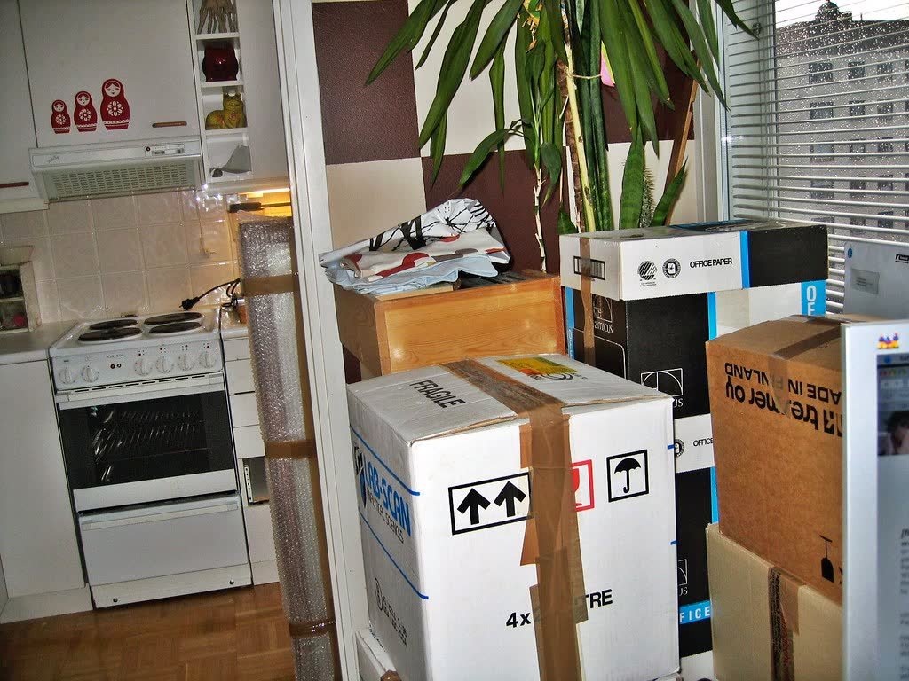 Umzugskartons richtig packen: 12 Profi-Tipps